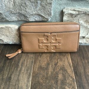 🤩Like new! Tory Burch McGraw wallet🤩
